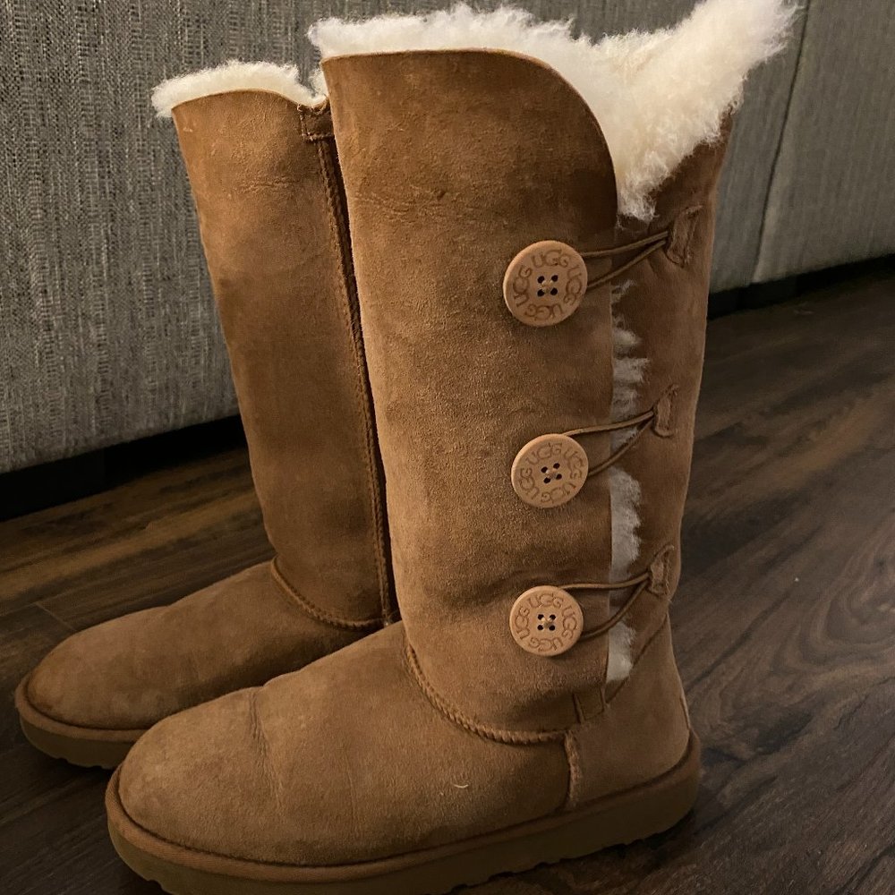 UGG Bailey Triple Button Tan Leather Sherpa Boots Size 10